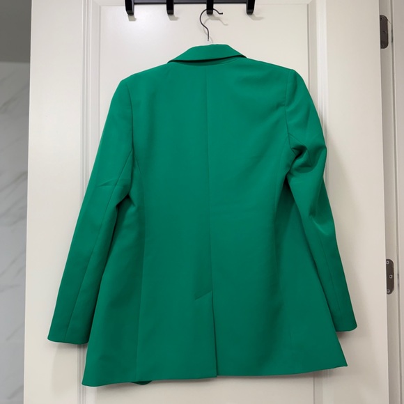 Express Vibrant Green Suit Set - Picture 5 of 7